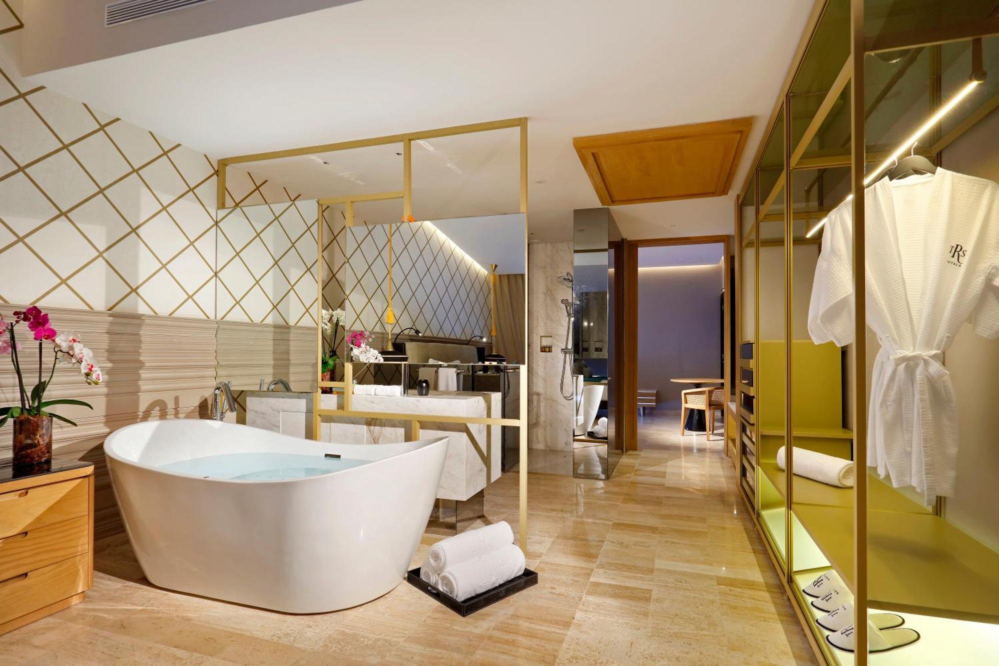 Suite Poolside
