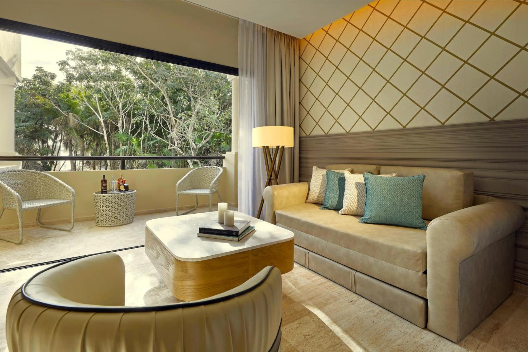 Suite Poolside